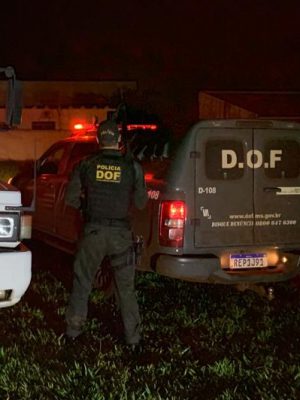 Veículo foi tomado em assalto na cidade de Aparecida de Goiânia e teria como destino final o Paraguai. O condutor foi deixado, pelos criminosos, a mais de 120 quilômetros do local do roubo